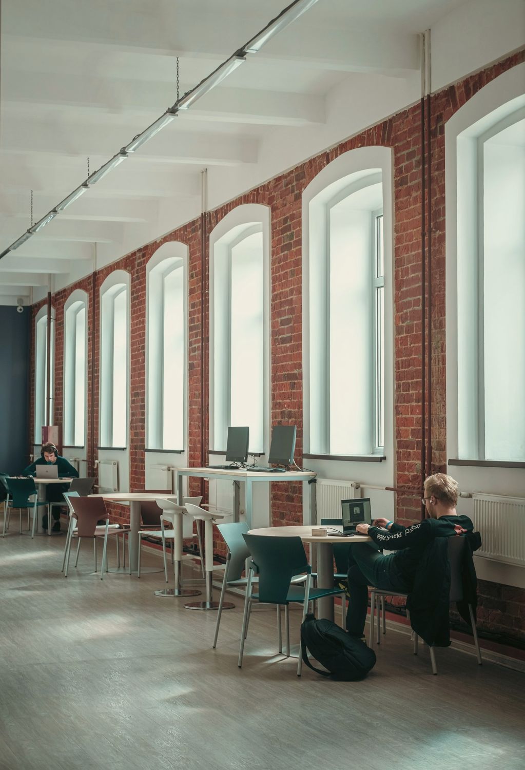 A positive work environment that fosters motivation, collaboration, and corporate well-being